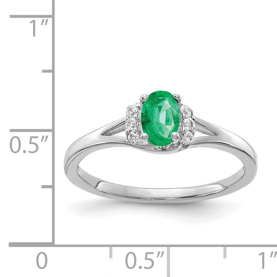 14k White Gold Diamond and Oval Emerald Ring - 7