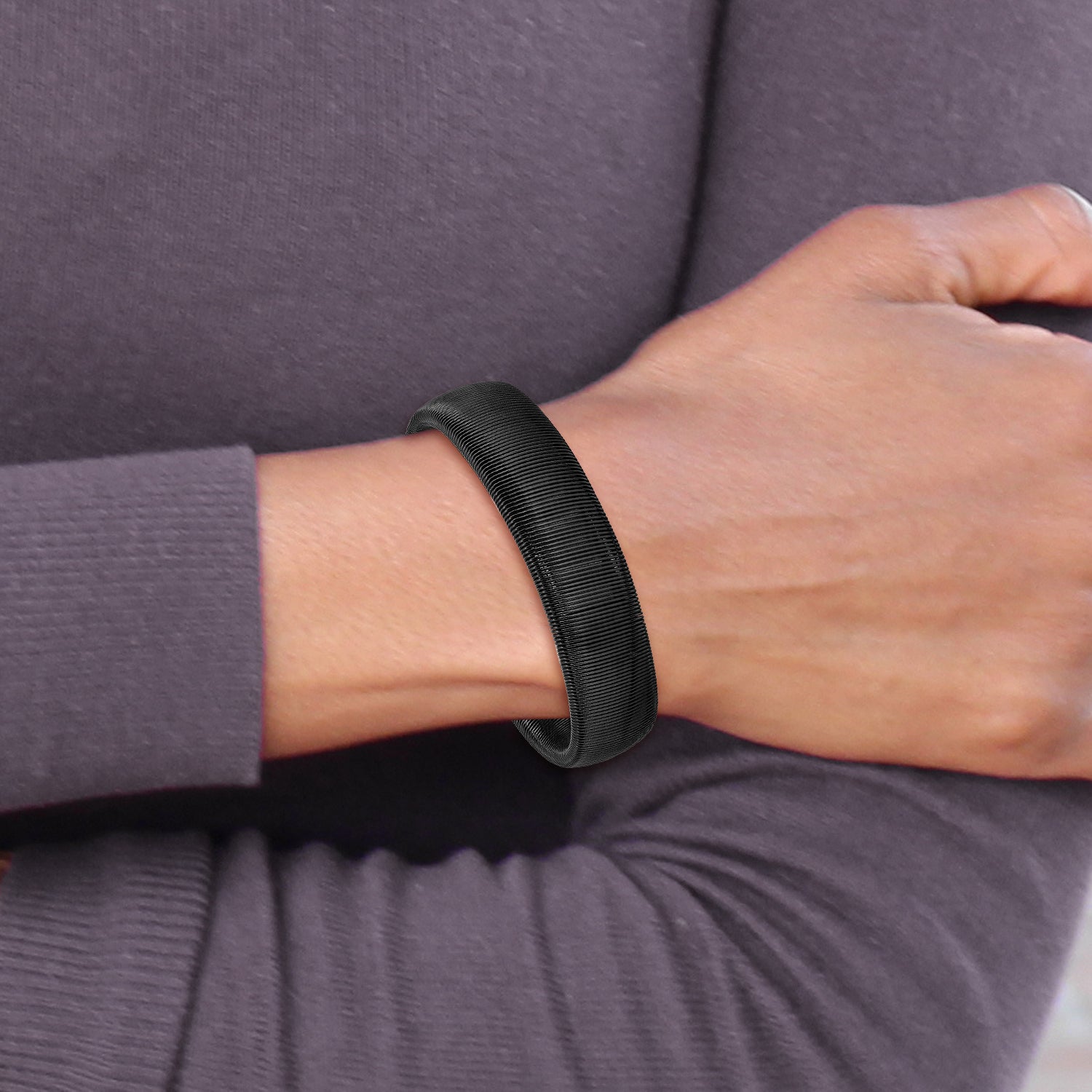 Chisel Stainless Steel Polished Black IP-plated Wire 18mm Cuff Bangle