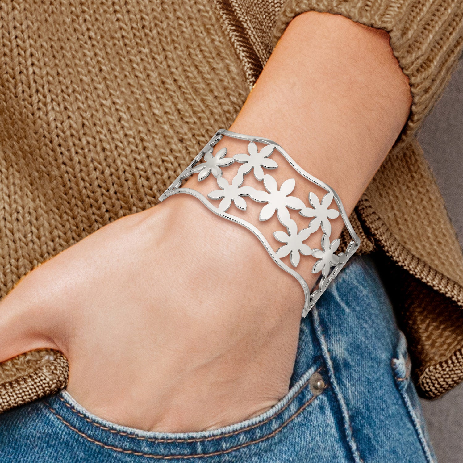 Chisel Stainless Steel Polished Flowers Cuff Bangle - 7