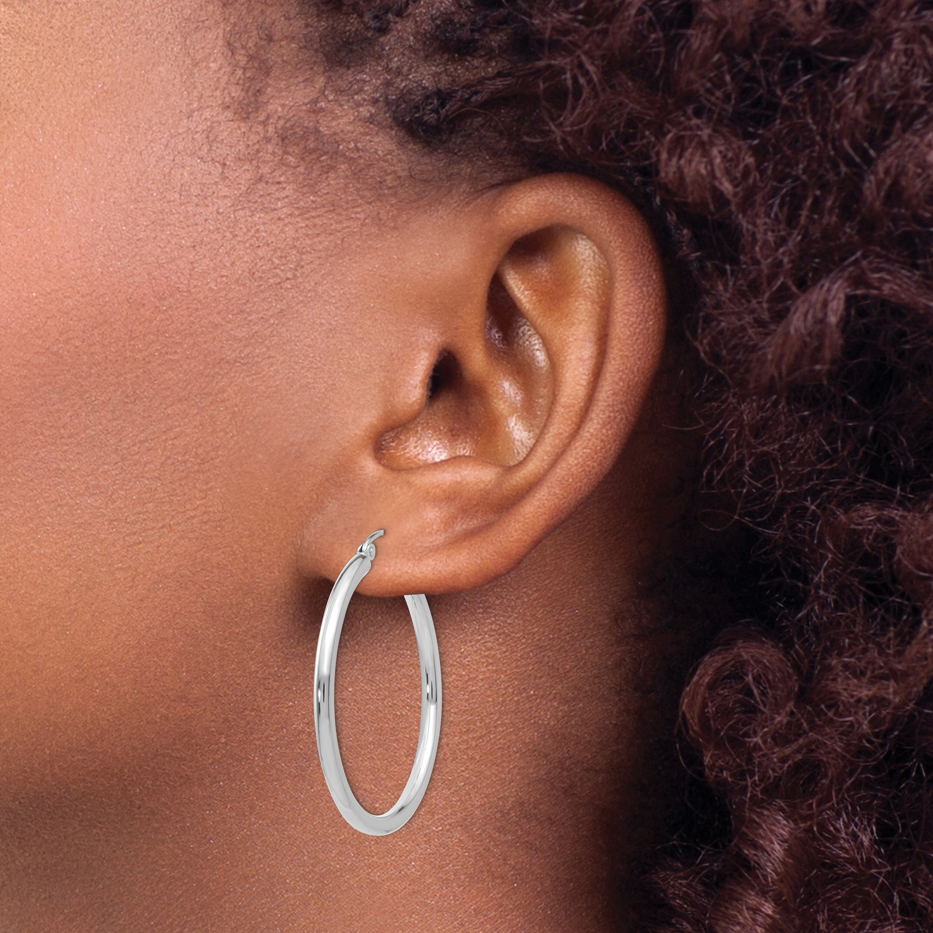 14K White Gold Lightweight Polished Hoop Earrings by Sophia Jewelers