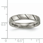 Grooved Wedding Band in Titanium, 4mm