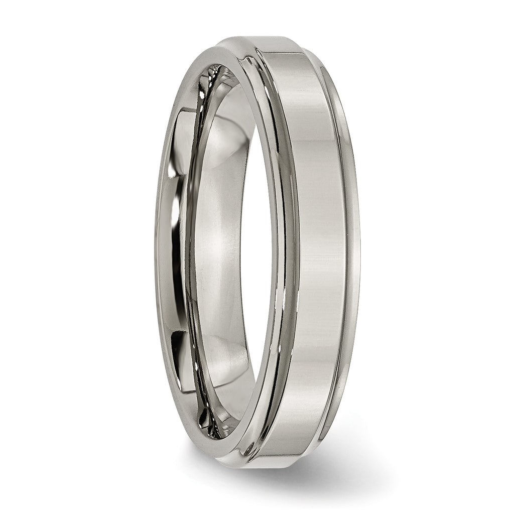 Ridged Edge Wedding Band in Titanium, 5mm
