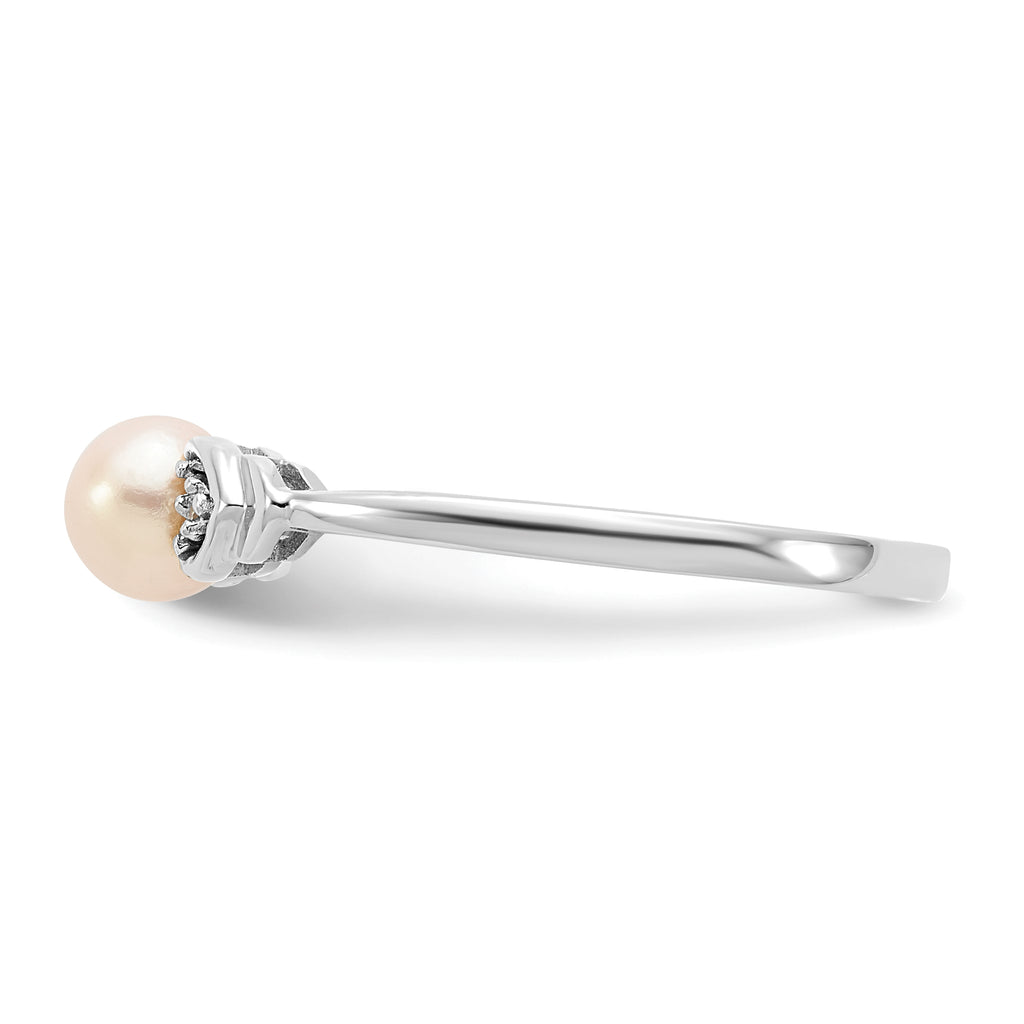 14k White Gold Fresh Water Cultured Pearl and Diamond Ring