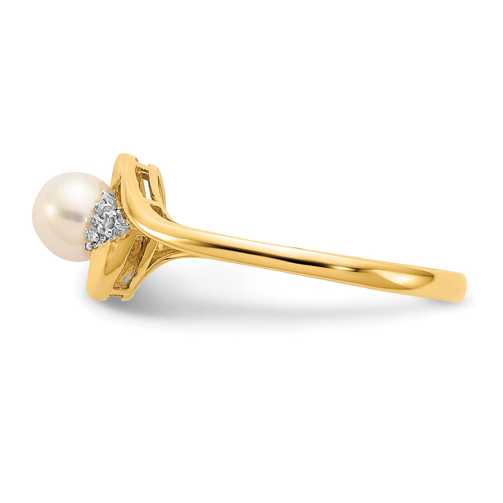 14k Fresh Water Cultured Pearl and Diamond Ring