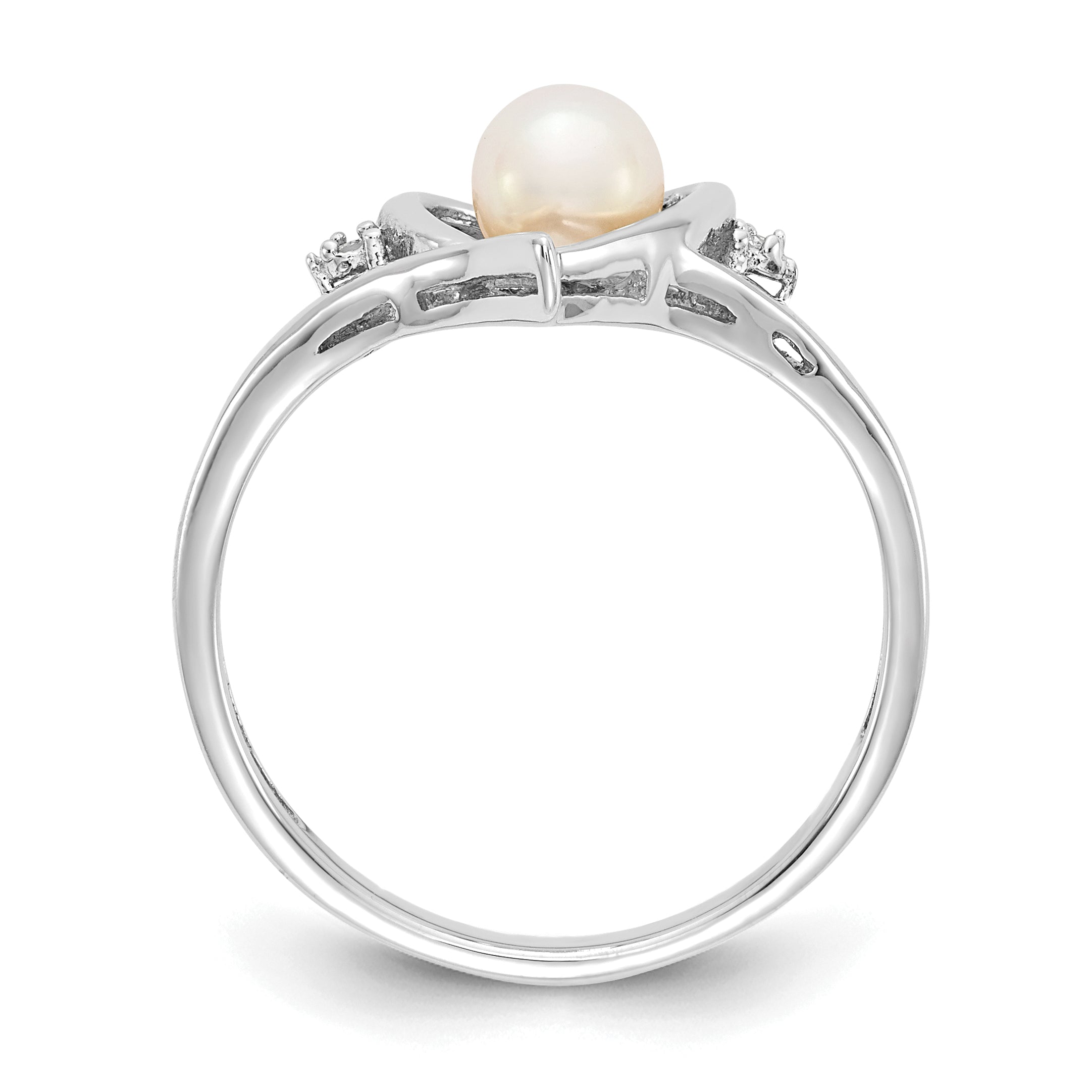 14k White Gold Fresh Water Cultured Pearl and Diamond Heart Ring