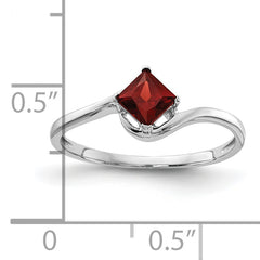 14k White Gold 4mm Princess Cut Garnet ring