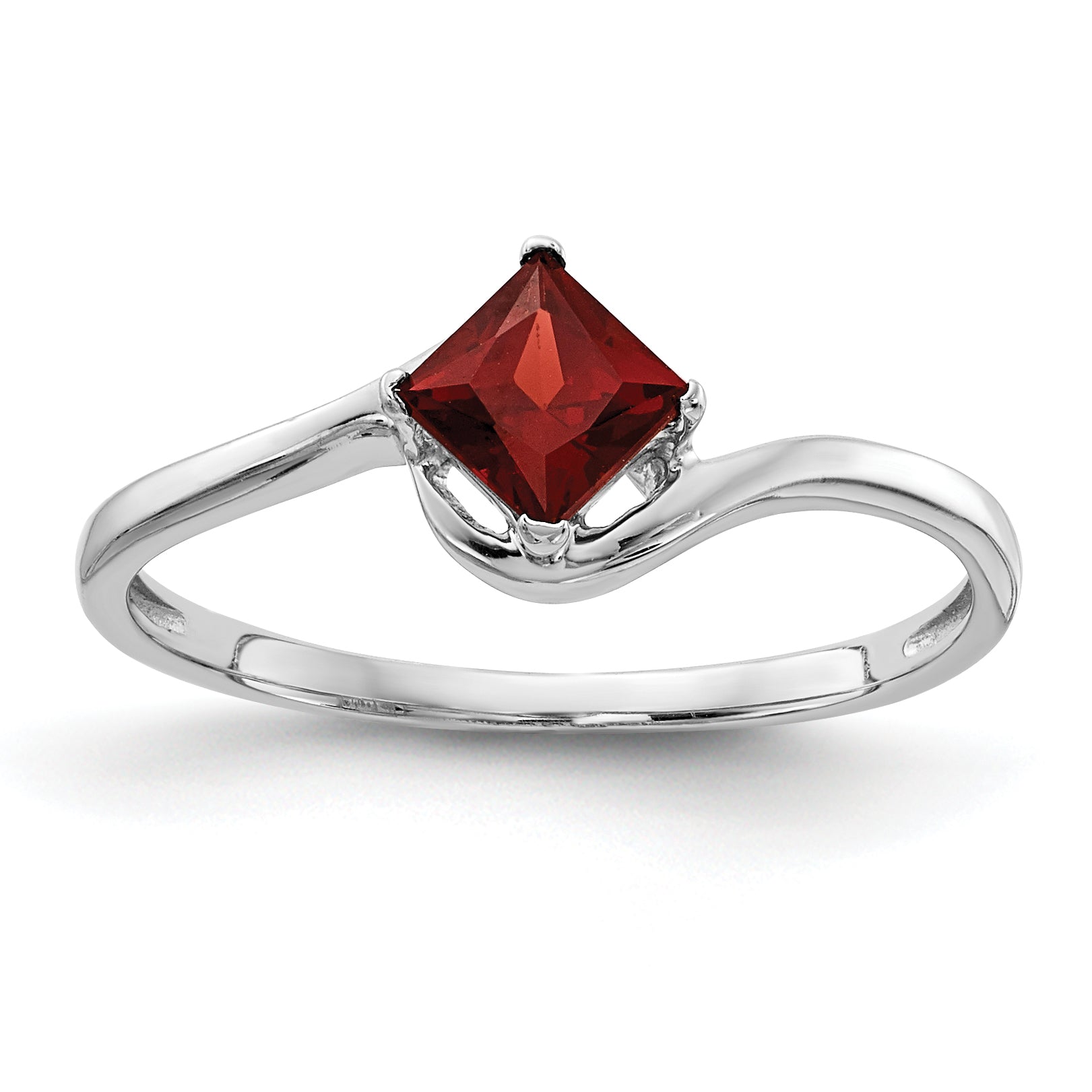 14k White Gold 4mm Princess Cut Garnet ring